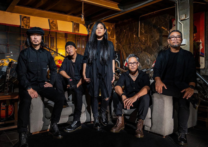 Cokelat dan Perunggu Jadi Pembuka Konser Sheila On 7 di Jakarta