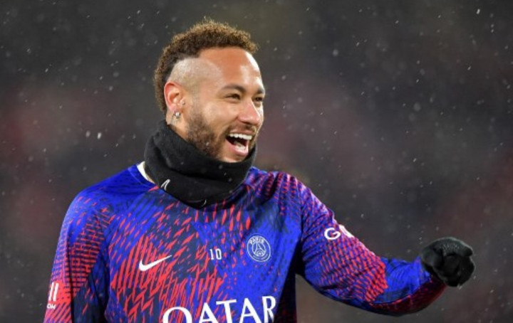 Viral Neymar Foto Bareng Lisa BLACKPINK, Akrab Banget!