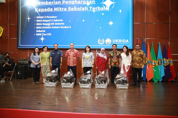 Dies Natalis Ke-56 Ukrida, Nadiem Tekankan Kolaborasi Kampus dengan Industri