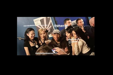 Momen Langka! Blackpink dan Pharrell Williams Difoto Presiden Prancis