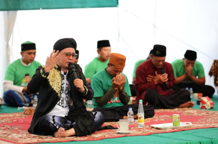 Aksi Peduli Relawan Bagikan Al-Qur'an untuk Majelis Taklim di Jambi