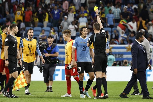 Buntut Memprotes Wasit Piala Dunia, 4 Pemain Uruguay Kena Sanksi FIFA