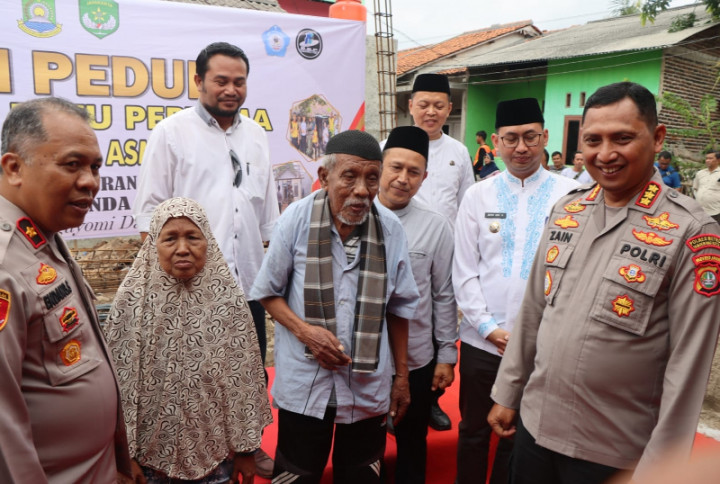 Polres Metro Tangerang Kota Ambil Alih Bedah Rumah Guru Ngaji