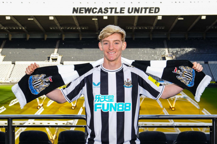 Newcastle Boyong Anthony Gordon dari Everton