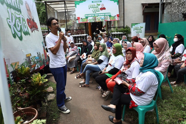 Keterbatasan Lahan, Para Remaja dan Kelompok Tani Buat Hidroponik di Atap