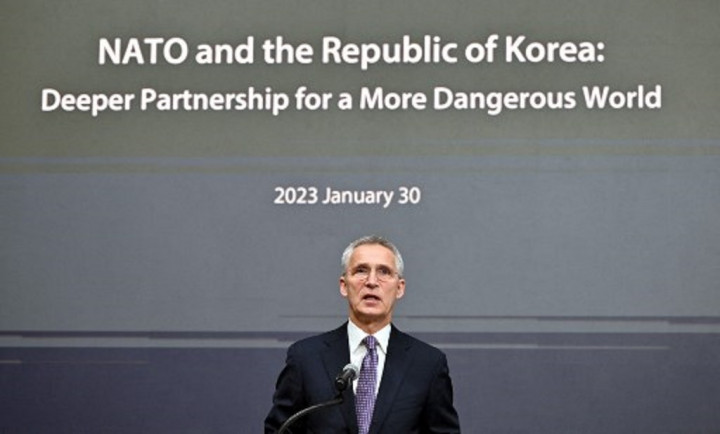 Sekjen NATO Minta Korea Selatan Tingkatkan Dukungan Militer untuk Ukraina