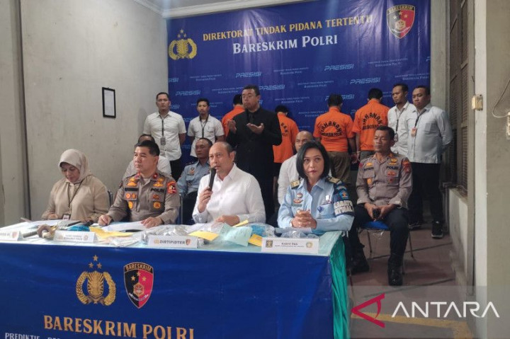 Polri Tangkap Dua Buronan Kasus Gagal Ginjal Akut