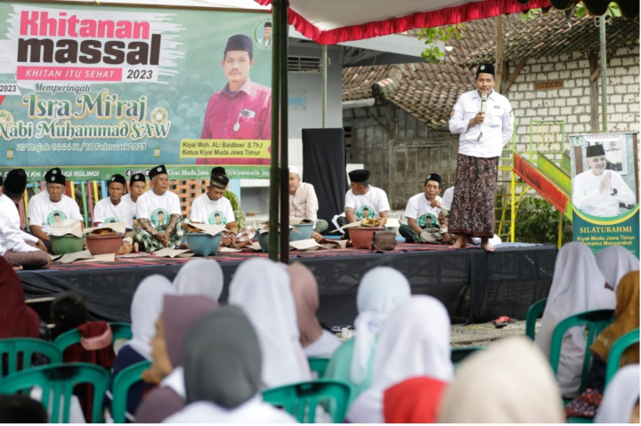 Bantu Masyarakat Tak Mampu, Kiai Muda Jatim Gelar Khitanan Massal