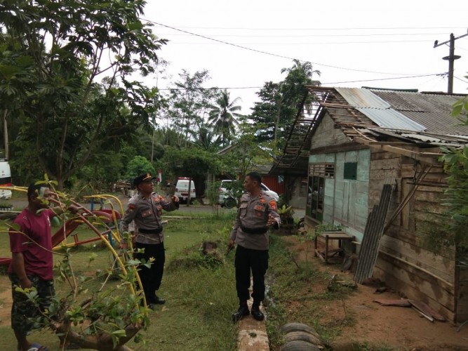 Puting Beliung Terjang Puluhan Rumah di Tanggamus Lampung