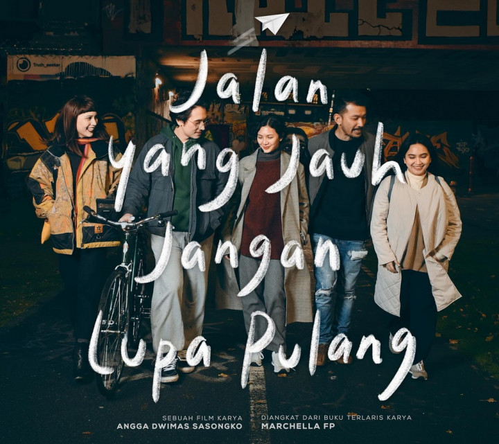 Film Jalan yang Jauh Jangan Lupa Pulang Adakan Promo Tiket Beli 1 Gratis 1