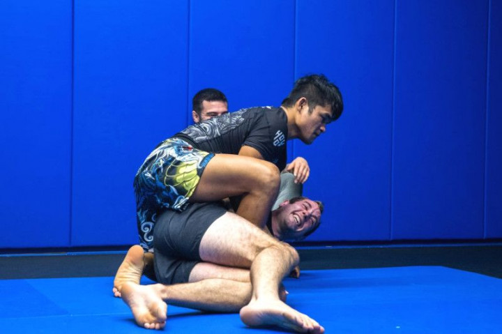 Jeka Saragih Menatap Final Road to UFC