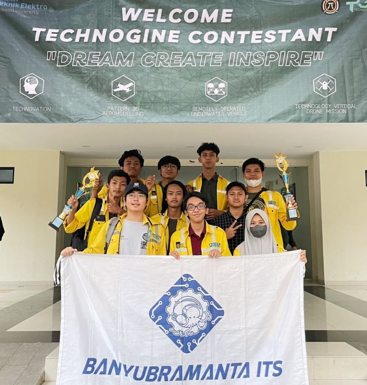 Keren! Robot Bawah Air 'Stevanus dan Petrus' Bikinan Mahasiswa ITS Jadi Jawara di Technogine 2022
