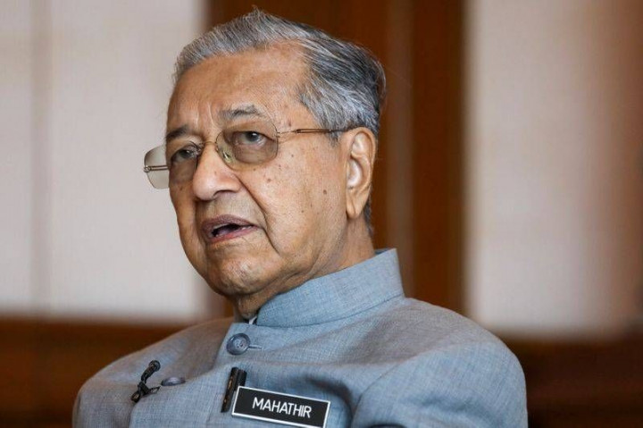 Batalkan Proyek Kereta Cepat, Mahathir Mohamad Dituntut Warga