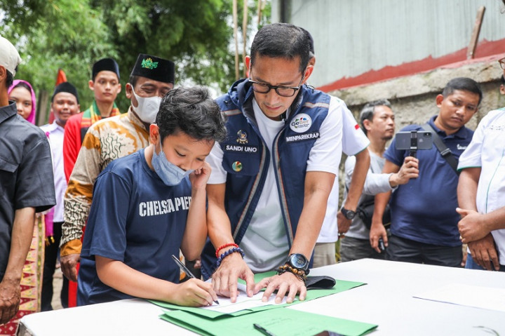 Program Sandiaga Ubah Tempat Pembuangan Sampah Jadi Taman Wisata