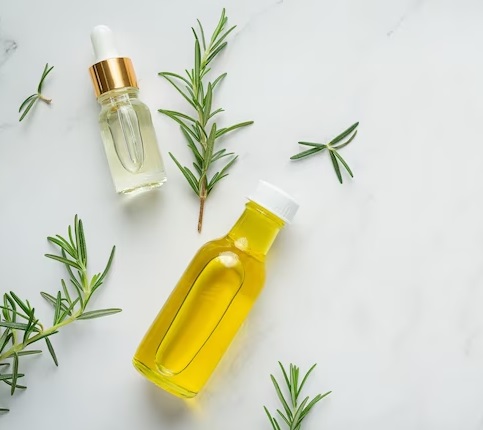 3 Cara Tepat Gunakan Minyak Rosemary untuk Rambut agar Tidak Iritasi
