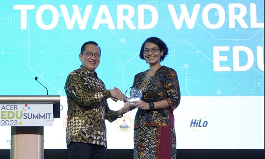 Teknologi Antar Pendidikan Indonesia Menuju Kelas Dunia