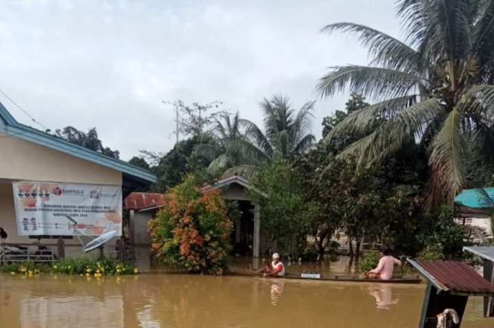Banjir 1,5 Meter Rendam Lahan Pertanian dan Permukiman di Kapuas Hulu