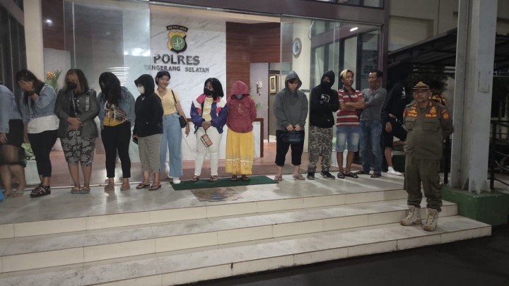 Punya 24 Kamar, Prostitusi Berkedok Toko Baju di Tangsel Terbongkar