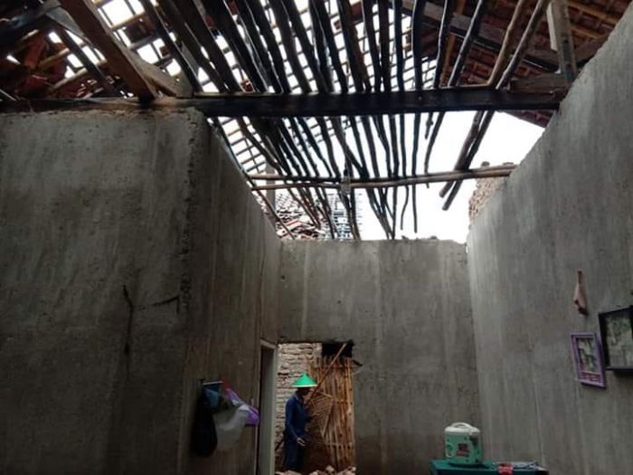 Ratusan Rumah di Demak Diterjang Angin Ribut