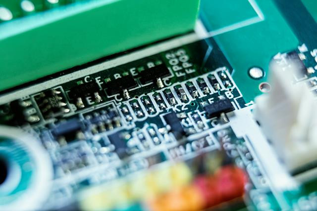 Kembangkan Teknologi PCB untuk Elektronik, Pertama di Indonesia