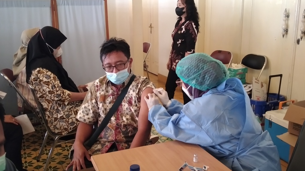 Vaksinasi booster dosis kedua untuk ASN Pemerintah DIY. Medcom.id/Ahmad Mustaqim