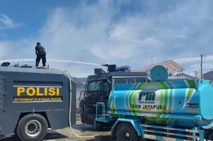 Tempat Hiburan Malam Boulevar di Kota Jayapura Kebakaran