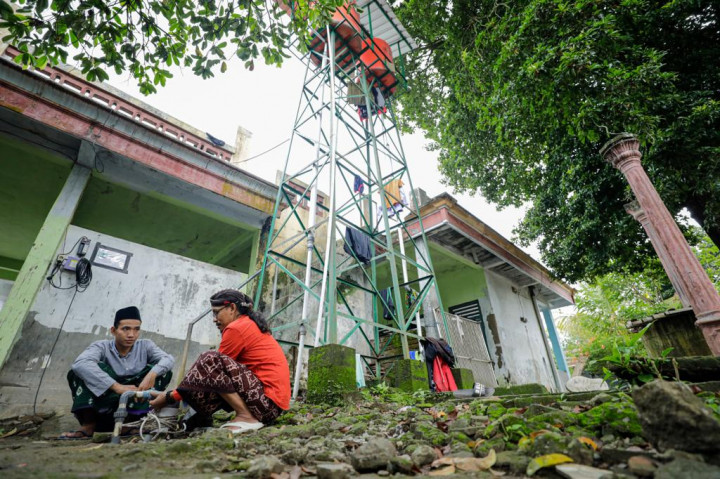 Air Bersih Langka, Relawan Bangun Sumur Bor di Ponpes Ponorogo
