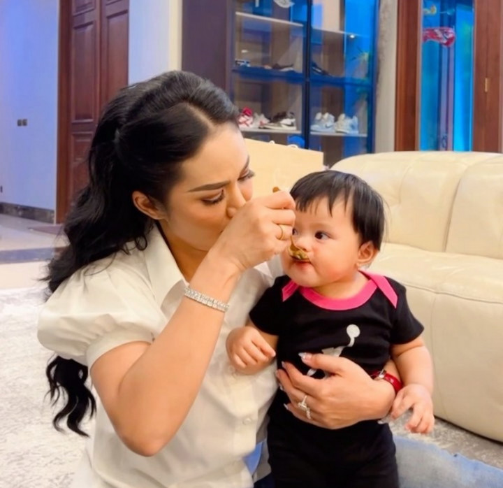 Kasih Anak Atta dan Aurel Minum Kopi, Krisdayanti Dikritik