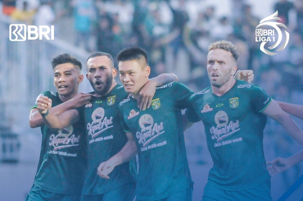 Selebrasi gol para pemain Persebaya. (Foto: Twitter resmi BRI Liga 1)