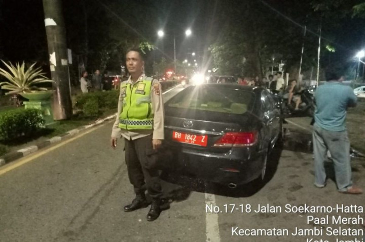 Viral Mobil Pelat Merah DPRD Jambi Kecelakaan, Bawa Penumpang Wanita Bugil