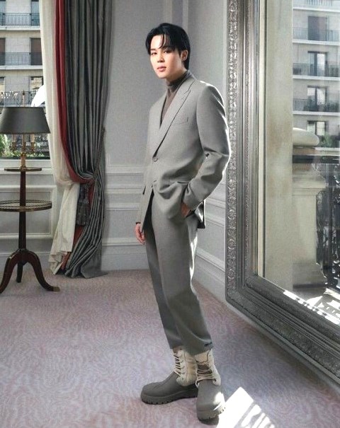 3 Berita Terpopuler Gaya: Gaya Jimin BTS di Hotel Mewah Paris Hingga Tips Pengantin Baru