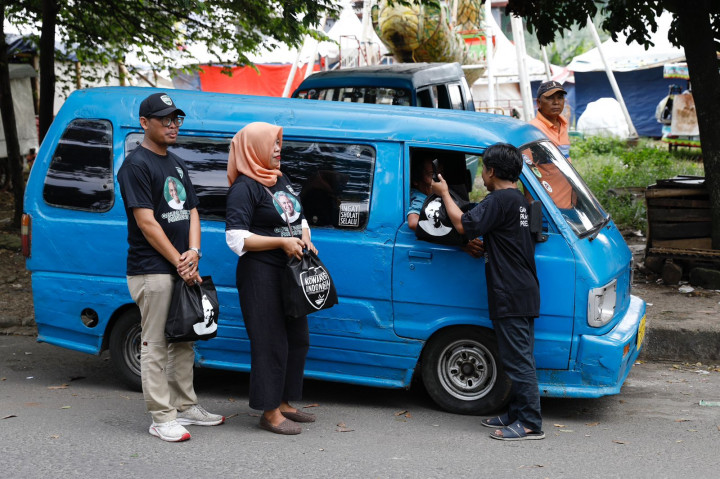 Sopir Angkot dan Ojol di Bogor Terima Bantuan dari Relawan