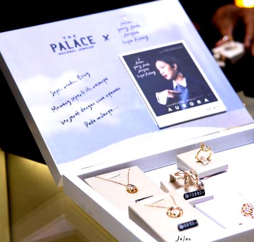 Kasmaran, jadi jewelry cantik dalam film 
