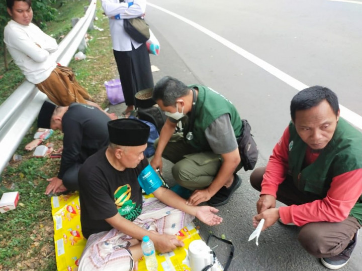 Terjebak Macet, Warga Nahdliyin Peserta Harlah NU Kelelahan dan Sakit di Jalan Tol