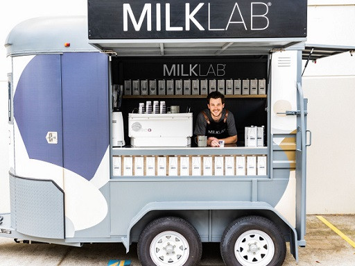 Sensasi Baru Nikmati Seduhan Kopi Segar dari Susu Berbasis Nabati