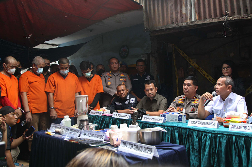 Foto Terpopuler: Polisi Ungkap Rumah Produksi Ekstasi hingga Jokowi Hadiri 1 Abad NU