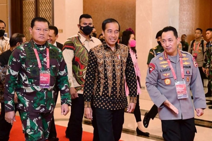 Presiden: Tugas TNI-Polri Jaga Hilirisasi Sumber Daya Alam
