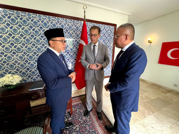 Sambangi Kedubes Turki, Mendag Sampaikan Belasungkawa