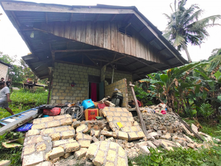 Pencarian Korban Gempa Jayapura Fokus di Kafe Cirita