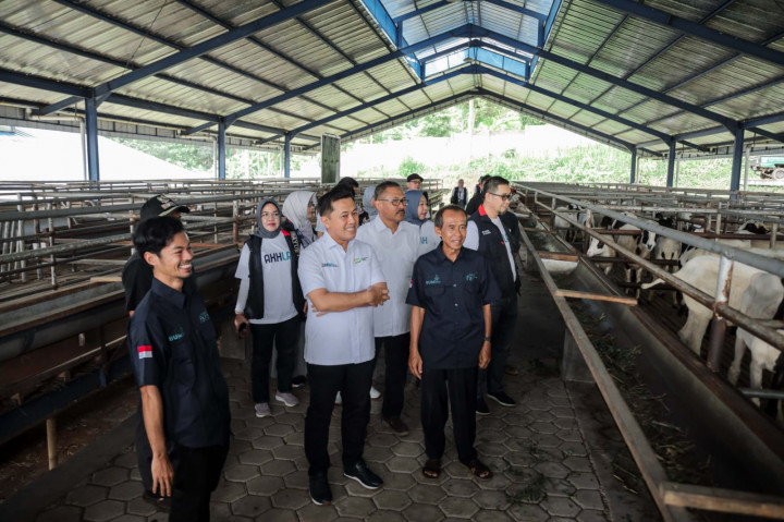 Pegadaian, Intani, dan Mitra Mikro Kembangkan Peternakan Berkelanjutan untuk Warga Miskin