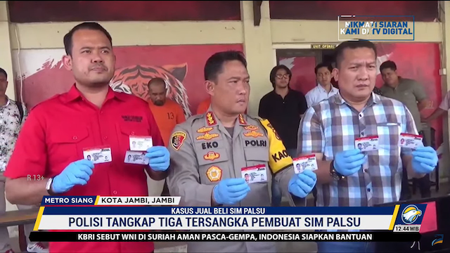 Komplotan Pembuat SIM Palsu di Jambi Ditangkap