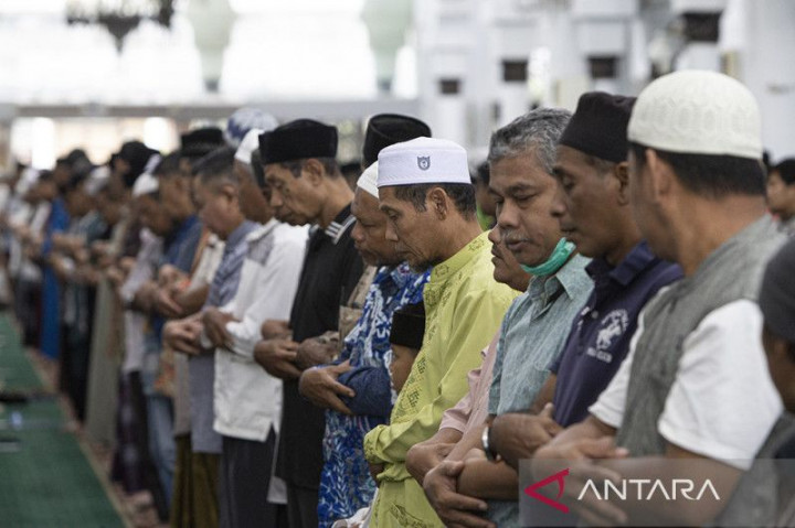 Warga Aceh Salat Gaib untuk Korban Gempa Turki