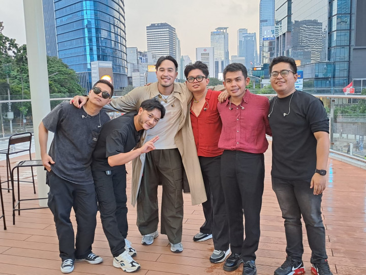 Juicy Luicy dan Adrian Khalif Kembali Berkolaborasi di Lagu 'Sialan'