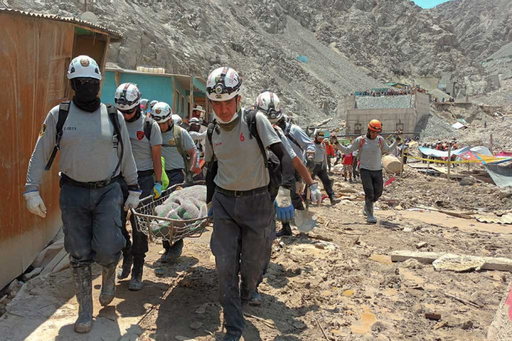 Longsor Terjang Peru, 17 Orang Tewas