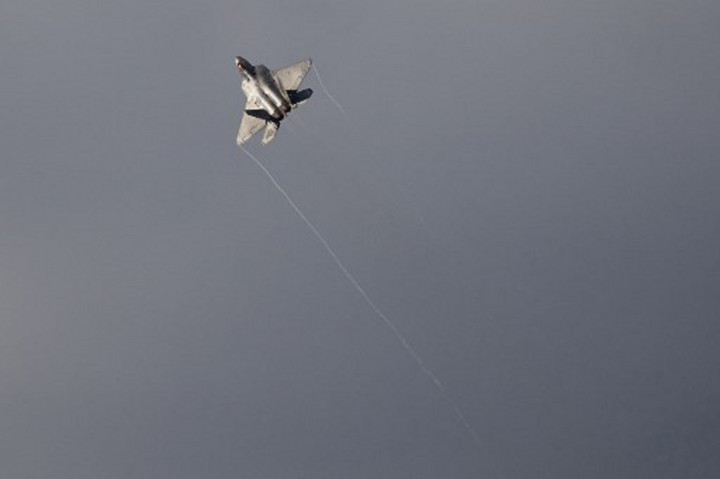 AS Tembak Jatuh UFO di Dekat Alaska, Alien atau Balon Mata-Mata?