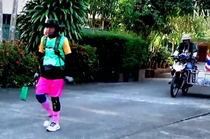 Terniat! Pria Thailand Ini Berjalan 1.200 Km Demi Melamar Pacar