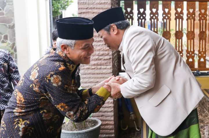Sowan ke Ponpes Khas Kempek Cirebon, Ganjar Didoakan Jadi Pemimpin Masa Depan