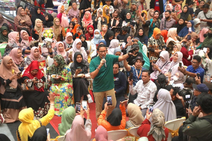 Menparekraf Hidupkan Lagi UMKM Sulsel, Buka Sentra Oleh-Oleh Makassar