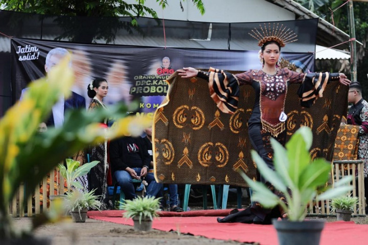 Melalui Pakaian Adat, Cara Pemuda di Probolinggo Melestarikan Kebudayaan