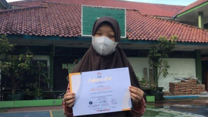 Lakukan Riset Kebencanaan Gunung Berapi, Siswa Tunanetra Diganjar Medali